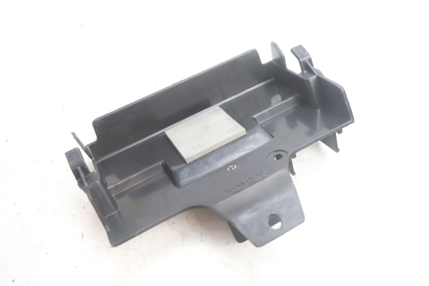 photo de BATTERIJAFDEKKING SUZUKI BURGMAN EXECUTIVE ABS 650 (2006 - 2012) - Zoom op gebruiksstaat