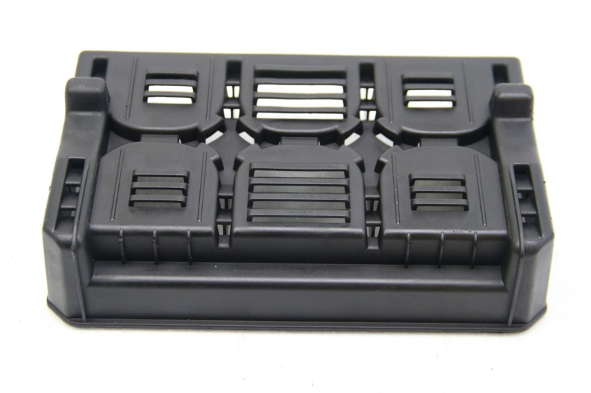 photo de ACCUAFDEKKING PEUGEOT E-VIVACITY 1 (2012 - 2018) - Bevestigingspunten