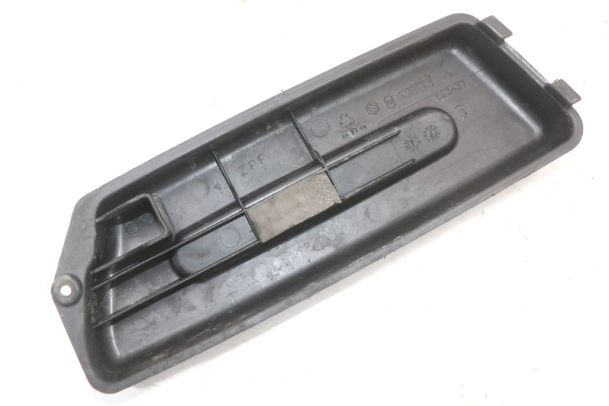 photo de ACCUAFDEKKING PIAGGIO FLY 4T 50 (2004 - 2010) - Zoom op gebruiksstaat