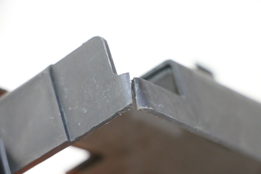 photo de BATTERIJAFDEKKING YAMAHA FZ6 FAZER S2 600 (2007 - 2011) - Zoom op gebruiksstaat