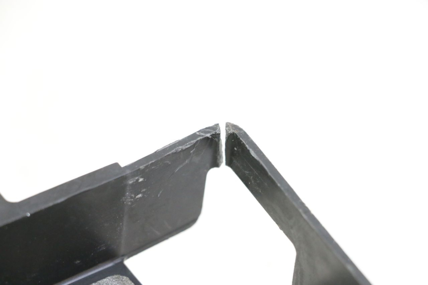 photo de BATTERIJAFDEKKING YAMAHA FZ6 FAZER S2 600 (2007 - 2011) - Andere kijkhoek