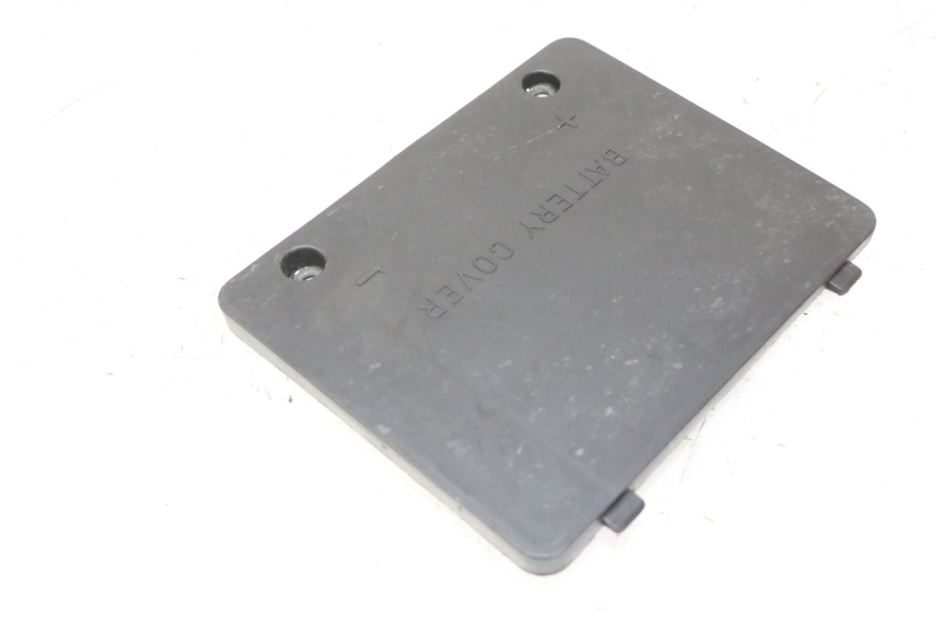 photo de BATTERIJAFDEKKING DAELIM HISTORY 125 (2001 - 2002) - Zoom op gebruiksstaat