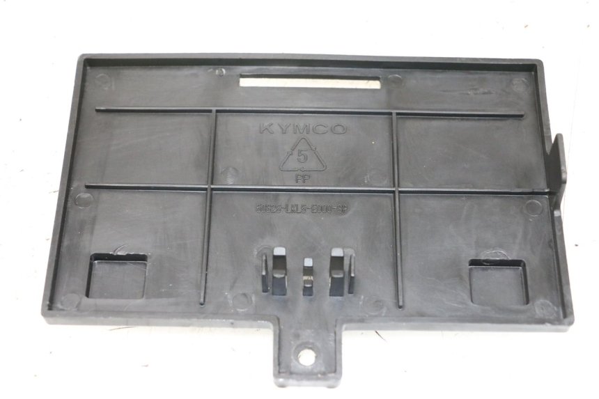 photo de ACCUAFDEKKING KYMCO K-PW K-PIPE 50 (2012 - 2017) - Detail van het onderdeel