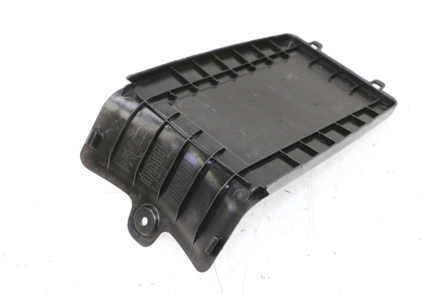 photo de ACCUAFDEKKING PEUGEOT KISBEE 4T 50 (2010 - 2017) - Zoom op gebruiksstaat