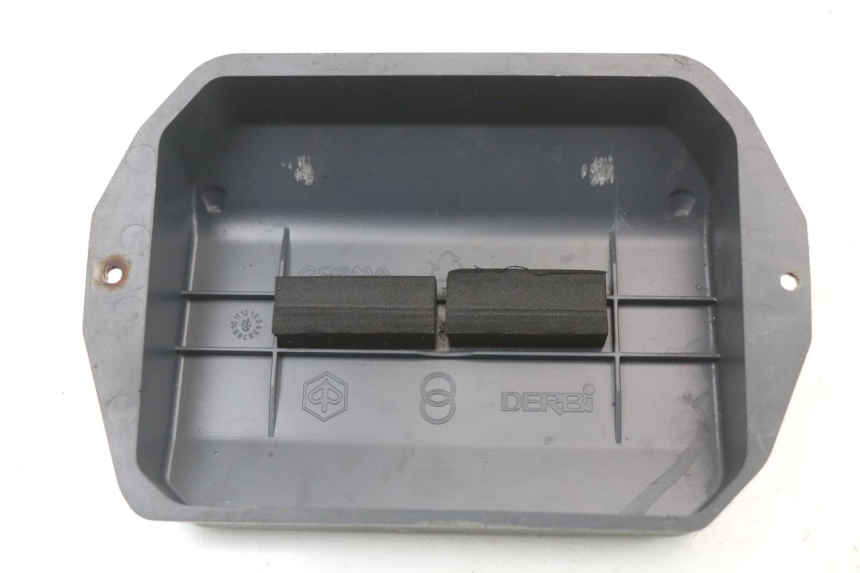 photo de ACCUAFDEKKING PIAGGIO LIBERTY 4T 50 (2004 - 2008) - Zoom op gebruiksstaat