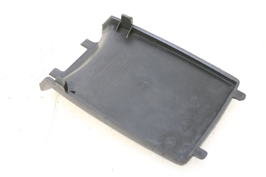 photo de BATTERIJDEKSEL KEEWAY MATRIX RX9 125 (2006 - 2007) - Detail van het onderdeel
