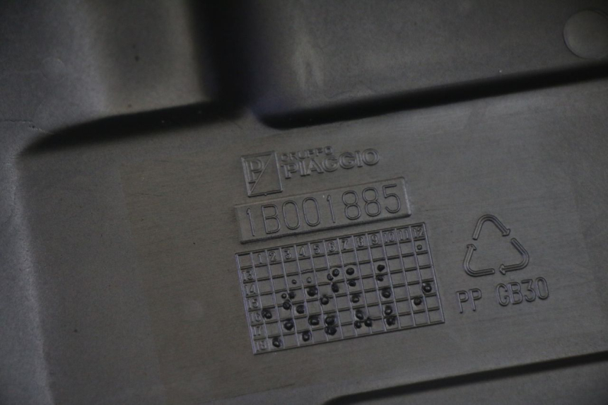 photo de BATTERIJAFDEKKING PIAGGIO MP3 HPE 350 (2018 - 2020) - Technische close-up