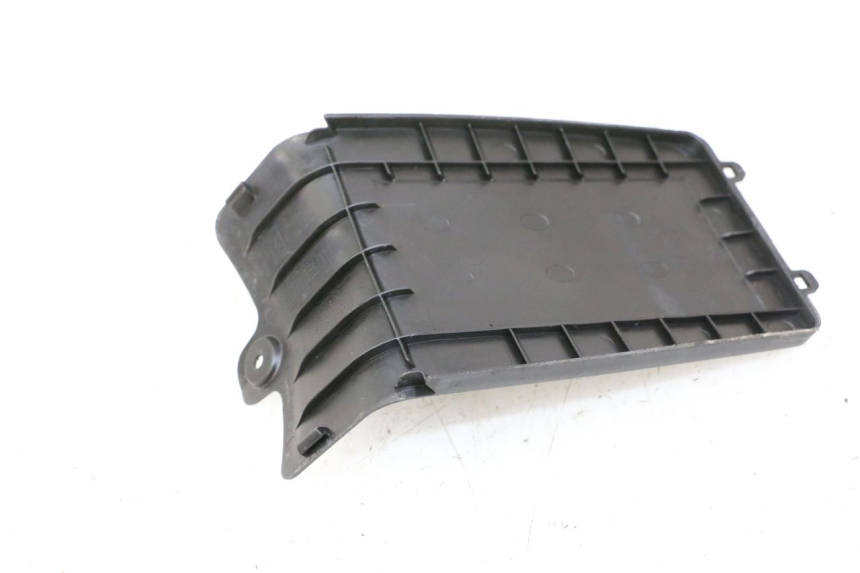 photo de BATTERIJAFDEKKING PEUGEOT STREETZONE I NAKED 2T 50 (2018 - 2020) - Detail van het onderdeel