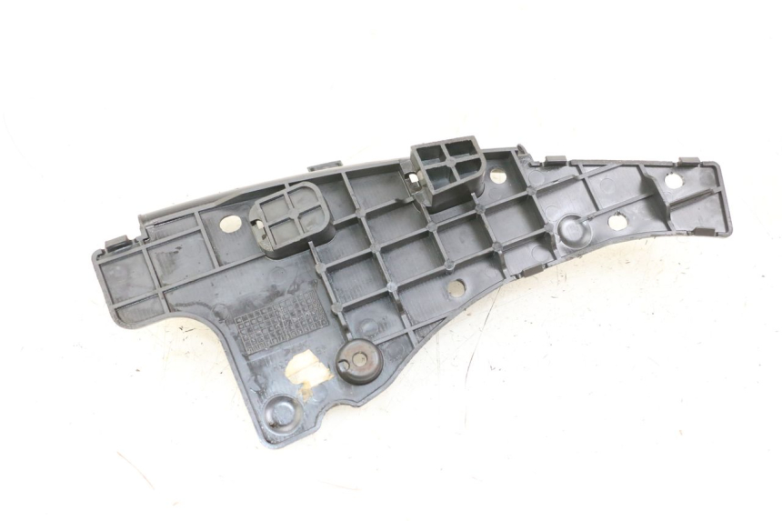 photo de ACCUAFDEKKING SUZUKI BURGMAN 125 (2007 - 2014) - Detail van het onderdeel