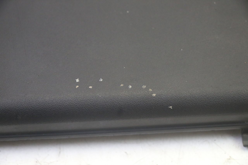 photo de ACCUAFDEKKING PIAGGIO XEVO - X EVO 125 (2007 - 2017) - Zoom op gebruiksstaat