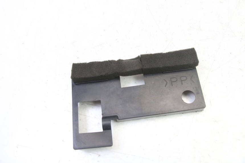 photo de BATTERIJAFDEKKING YAMAHA XJ6 ABS 600 (2008 - 2016) - Zoom op gebruiksstaat