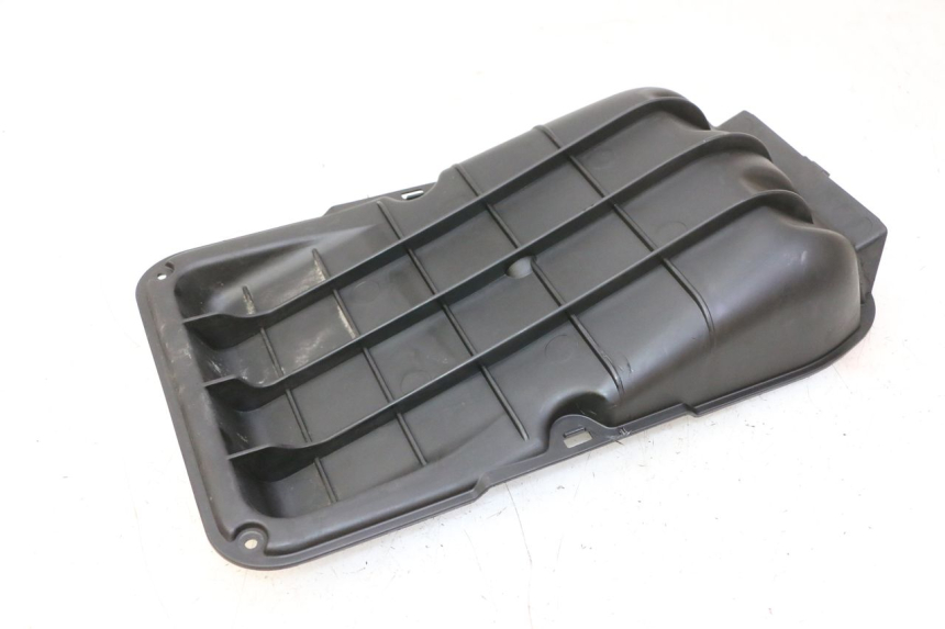 photo de LUCHTFILTERKASTDEKSEL QUADRO 4 4D 350 (2015 - 2018) - Technische close-up