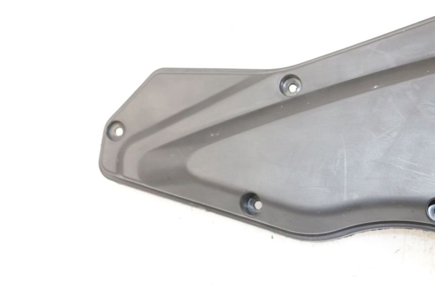 photo de LUCHTFILTERKASTDEKSEL PEUGEOT VIVACITY 125 (2010 - 2017) - Zoom op gebruiksstaat