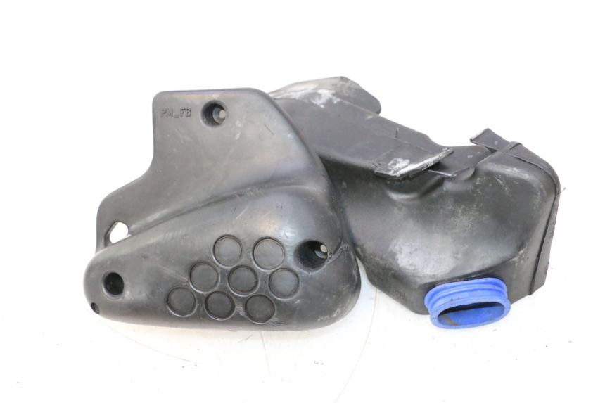 photo de LUCHTBOXDEKSEL PEUGEOT SPEEDFIGHT 2 AC 50 (2000 - 2009) - Detail van het onderdeel