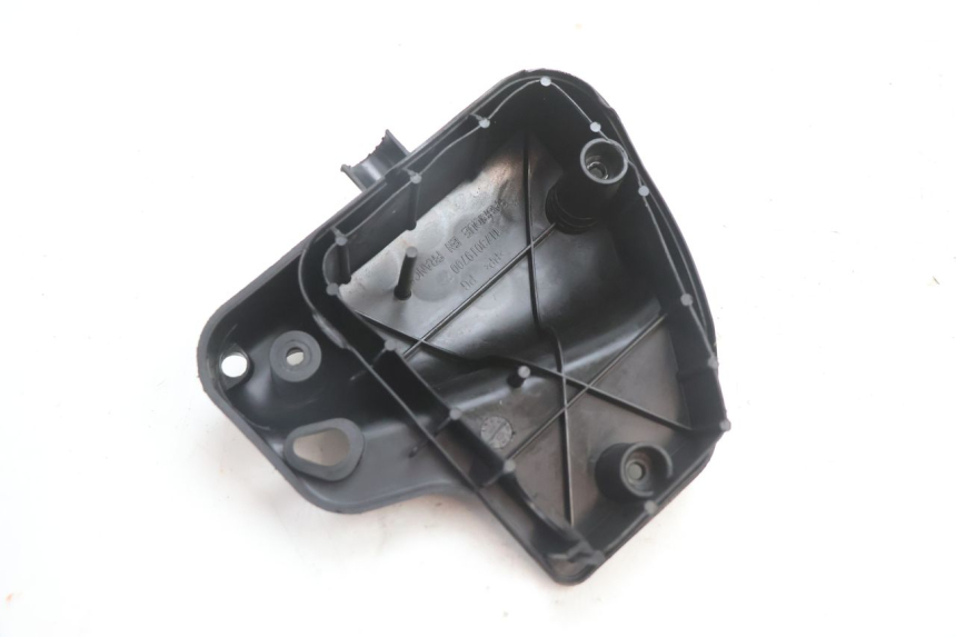 photo de LUCHTFILTERKASTDEKSEL PEUGEOT TREKKER TKR 50 (2005 - 2014) - Detail van het onderdeel