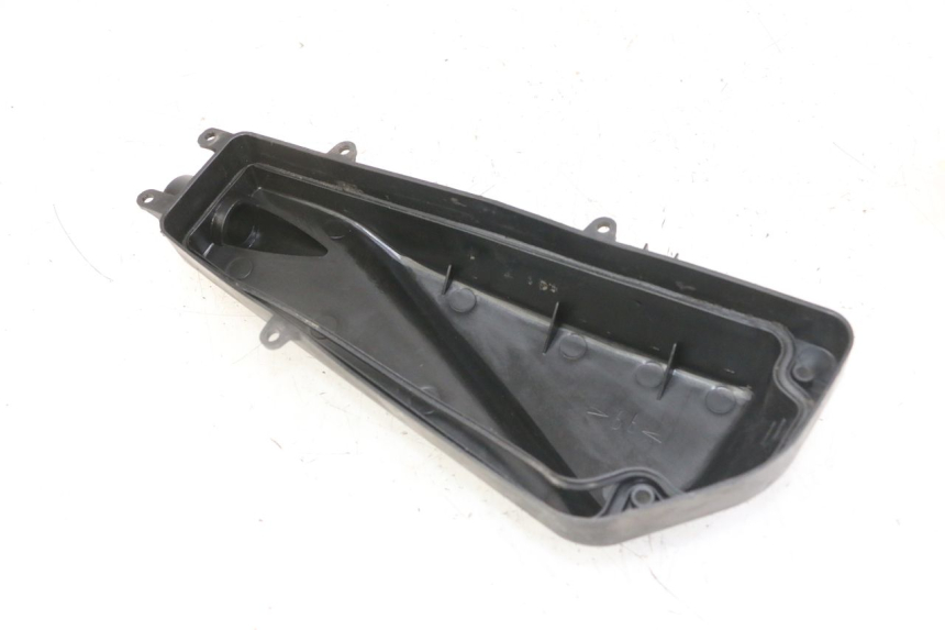 photo de LUCHTFILTERKASTDEKSEL PEUGEOT VIVACITY NEW 4T 50 (2008 - 2017) - Detail van het onderdeel