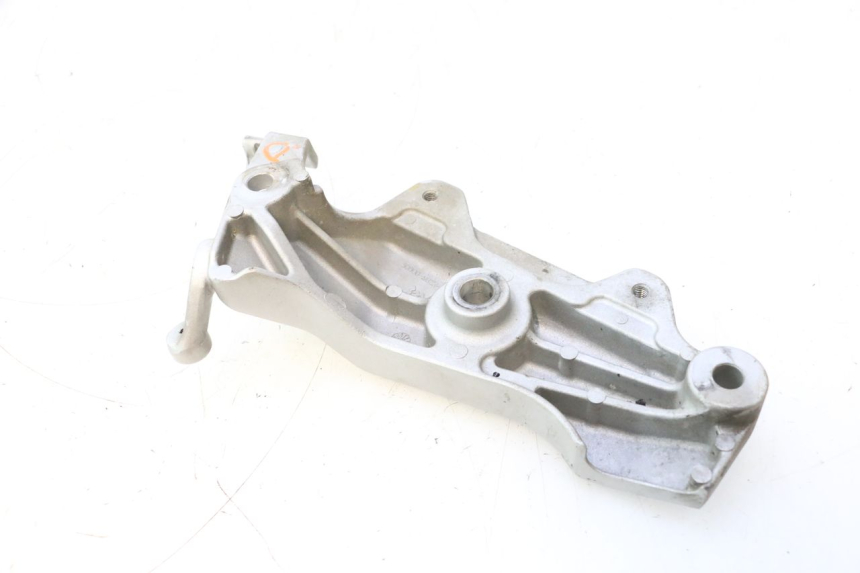 photo de RECHTE ZIJFRAMEDEKSEL HONDA CB F HORNET 600 (2005 - 2006) - Technische close-up