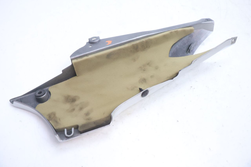 photo de RECHTE ZIJDEKAP VAN HET CHASSIS YAMAHA FJR 1300 (2001 - 2005) - Andere kijkhoek