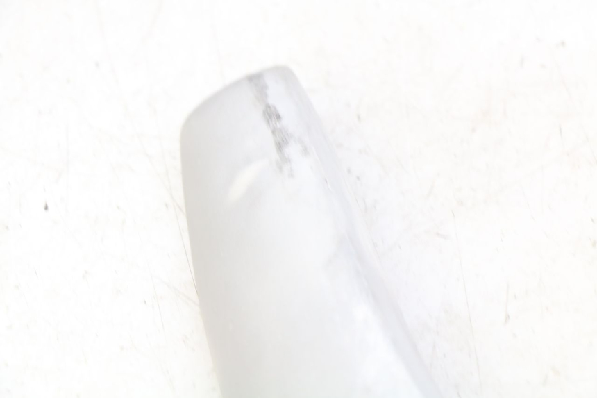 photo de RECHTER ZIJFRAMEKAP PIAGGIO FLY 2T 50 (2004 - 2017) - Detail van het onderdeel