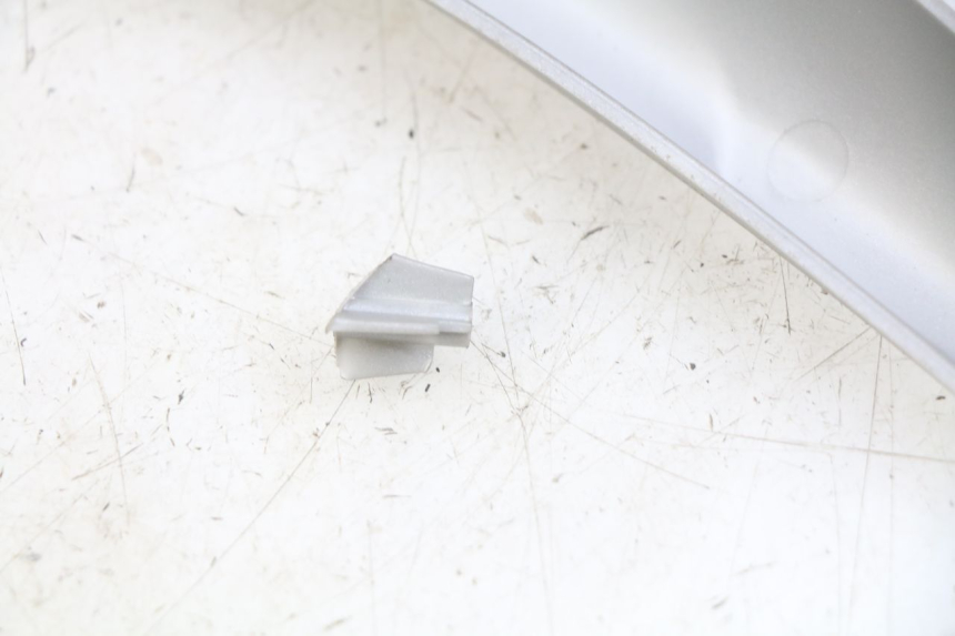 photo de RECHTER ZIJFRAMEKAP PIAGGIO FLY 2T 50 (2004 - 2017) - Technische close-up