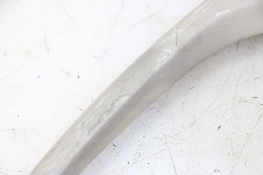 photo de RECHTER ZIJFRAMEKAP PIAGGIO FLY 2T 50 (2004 - 2017) - Zoom op gebruiksstaat