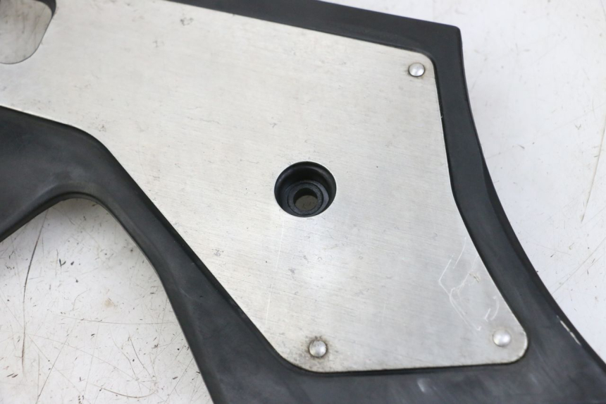 photo de RECHTER ZIJFRAMEKAP HONDA CBR F 1000 (1993 - 1996) - Zoom op gebruiksstaat