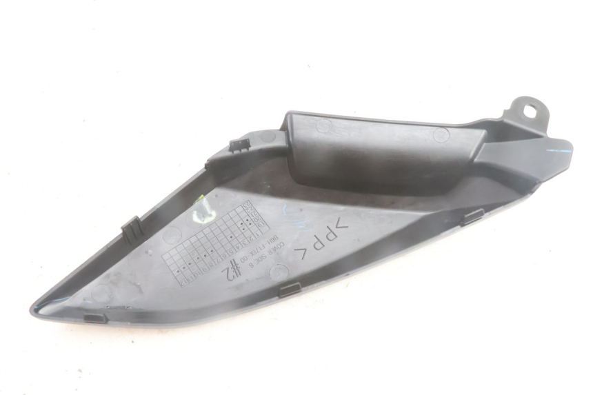 photo de RECHTE ZIJFRAMEDEKSEL YAMAHA N-MAX NMAX 125 (2021 - 2024) - Andere kijkhoek