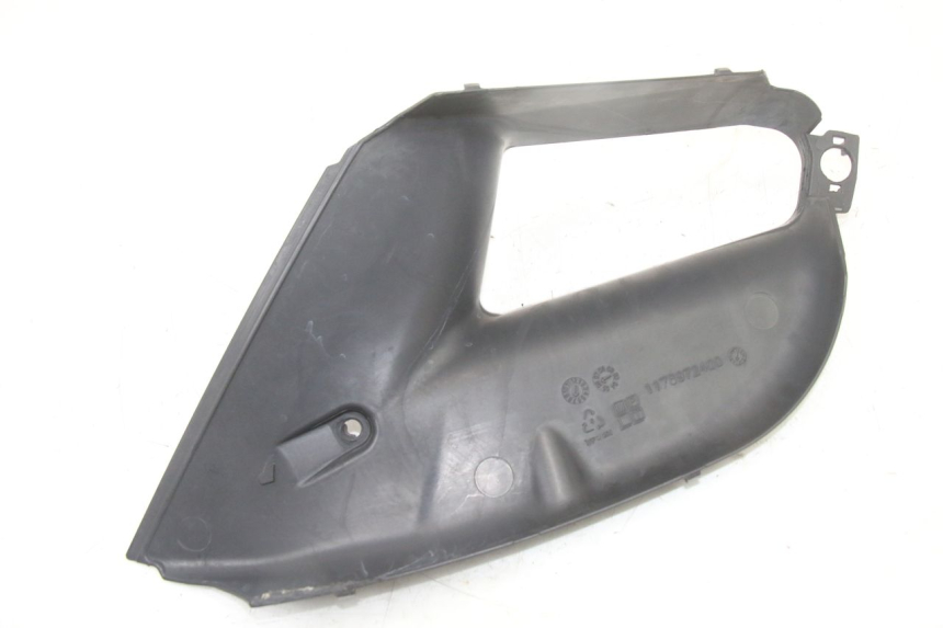 photo de RECHTER ZIJFRAMEKAP PEUGEOT SATELIS COMPRESSOR K15 125 (2006 - 2009) - Zoom op gebruiksstaat