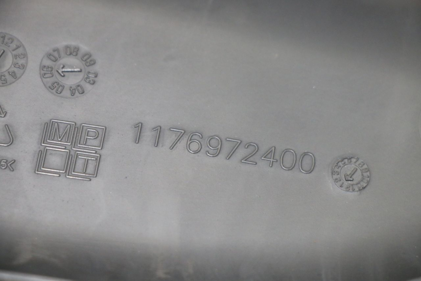 photo de RECHTER ZIJFRAMEKAP PEUGEOT SATELIS COMPRESSOR K15 125 (2006 - 2009) - Technische close-up