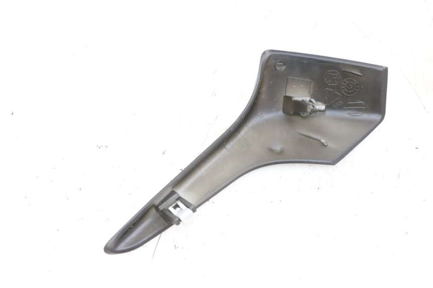 photo de RECHTER ZIJFRAMEKAP PIAGGIO LIBERTY IGET 4T 50 (2021 - 2025) - Detail van het onderdeel