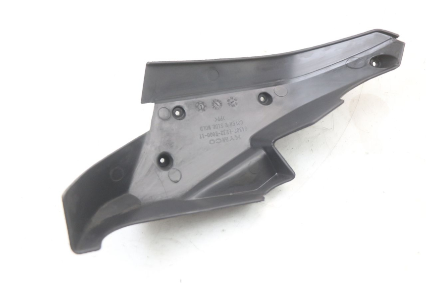 photo de RECHTER ZIJFRAMEKAP KYMCO SUPER 8 125 (2008 - 2015) - Zoom op gebruiksstaat