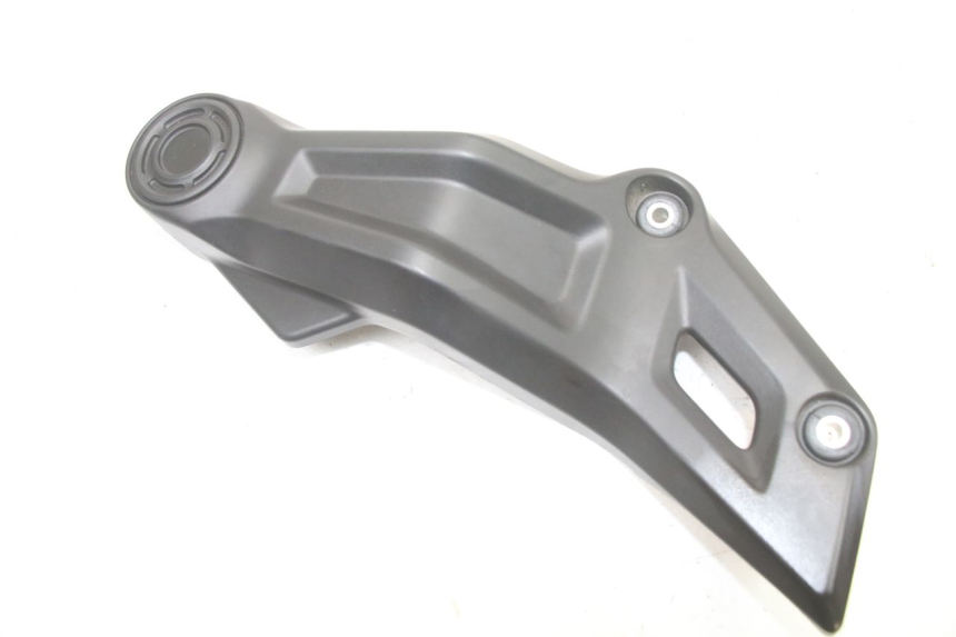 photo de RECHTER ZIJFRAMEKAP YAMAHA TRACER 7 700 (2020 - 2024) - Detail van het onderdeel