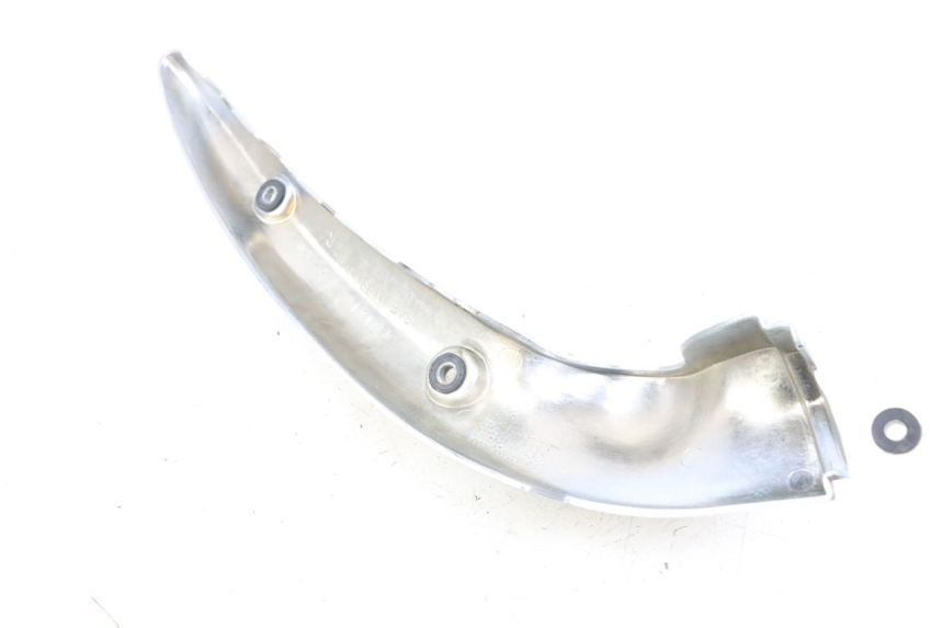 photo de RECHTER ZIJFRAMEKAP SUZUKI VL INTRUDER 125 (2004 - 2007) - Detail van het onderdeel