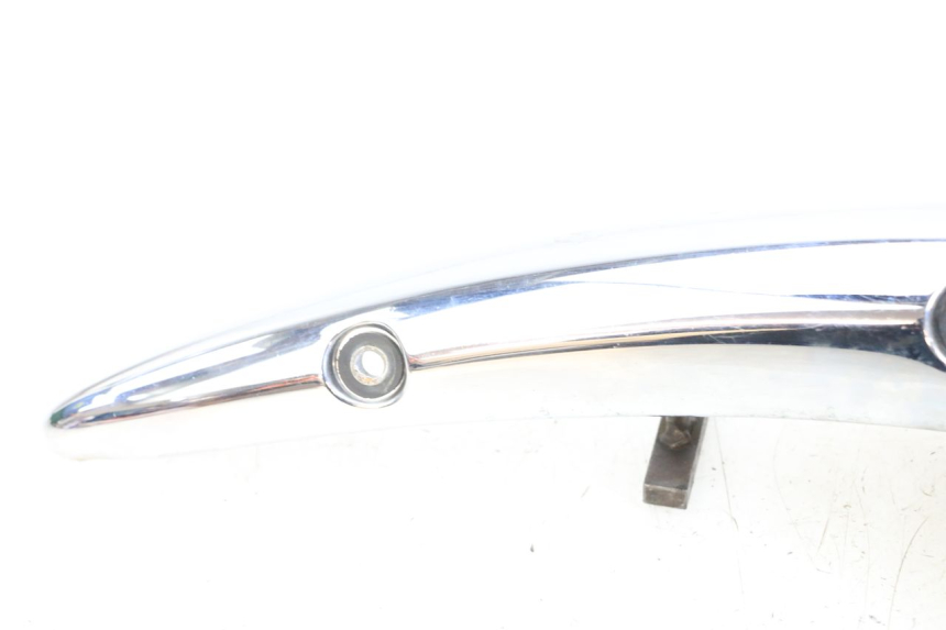 photo de RECHTER ZIJFRAMEKAP SUZUKI VL INTRUDER 125 (2004 - 2007) - Gecontroleerd onderdeel