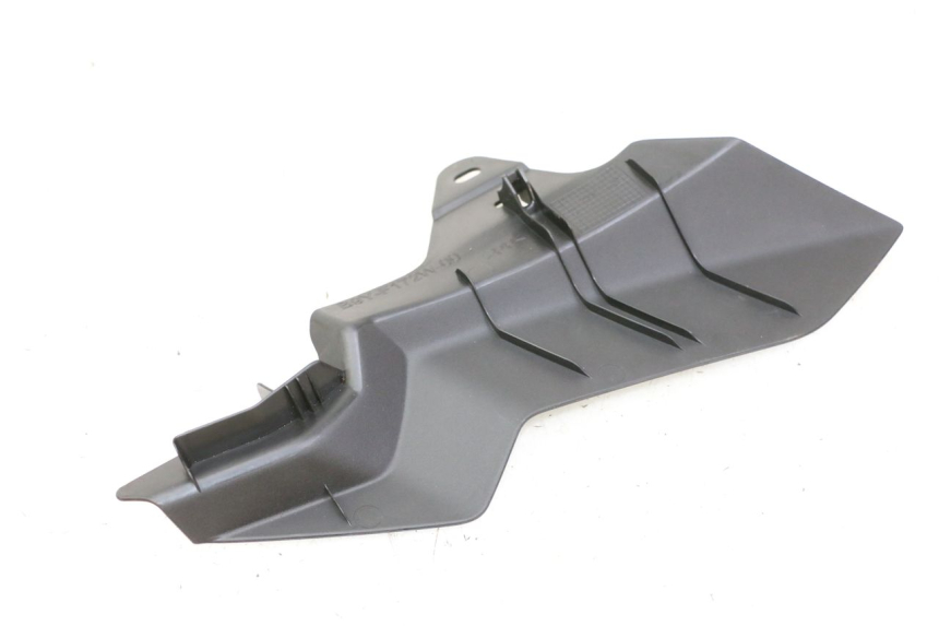 photo de RECHTER ZIJFRAMEKAP YAMAHA XMAX X-MAX 125 (2021 - 2025) - Technische close-up