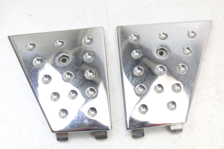 photo de RECHTER ZIJFRAMEKAP PIAGGIO XEVO - X EVO 125 (2007 - 2017) - Detail van het onderdeel