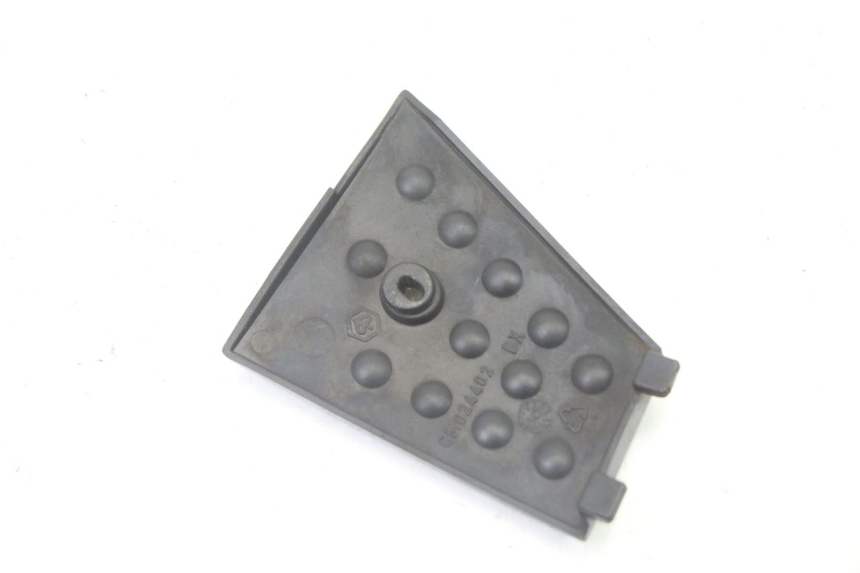 photo de RECHTER ZIJFRAMEKAP PIAGGIO XEVO - X EVO 125 (2007 - 2017) - Zoom op gebruiksstaat