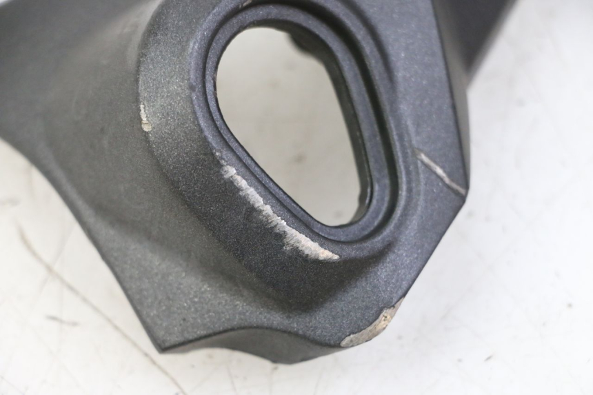 photo de RECHTER ZIJFRAMEKAP YAMAHA FZ6 FAZER S2 600 (2007 - 2011) - Detail van het onderdeel