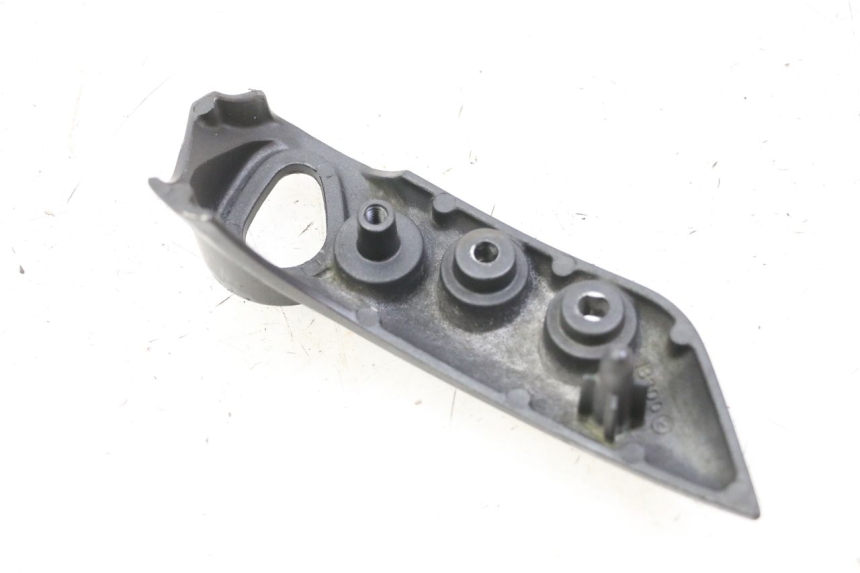 photo de RECHTER ZIJFRAMEKAP YAMAHA FZ6 FAZER S2 600 (2007 - 2011) - Zoom op gebruiksstaat