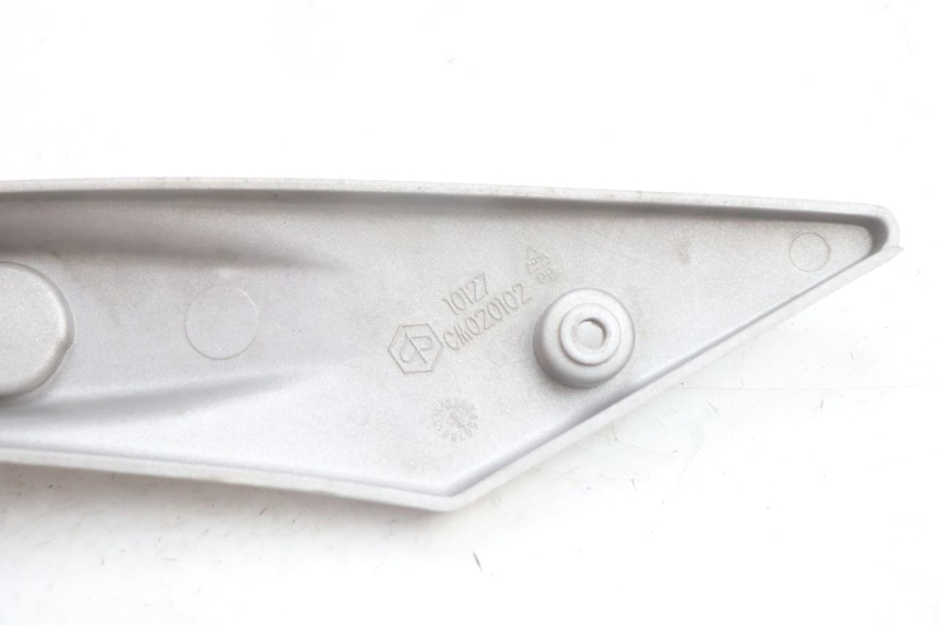 photo de LINKER ZIJFRAMEDEKSEL PIAGGIO LIBERTY 125 (1998 - 2008) - Gecontroleerd onderdeel