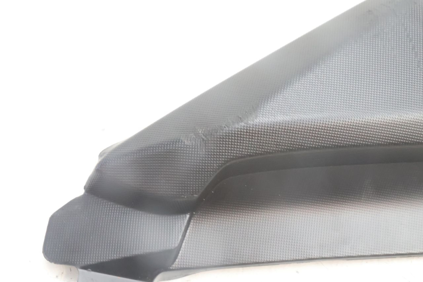 photo de LINKER ZIJFRAMEDEKSEL YAMAHA N-MAX NMAX 125 (2021 - 2024) - Detail van het onderdeel