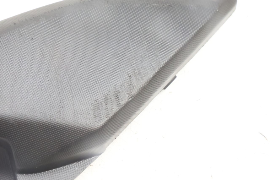 photo de LINKER ZIJFRAMEDEKSEL YAMAHA N-MAX NMAX 125 (2021 - 2024) - Zoom op gebruiksstaat