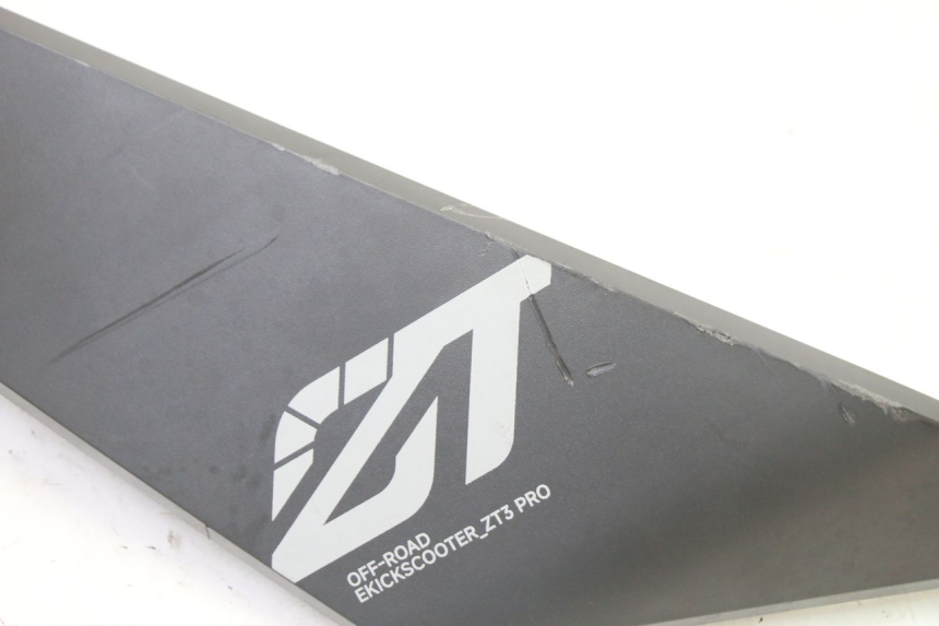 photo de LINKER ZIJKAP FRAME SEGWAY NINEBOT ZT3 PRO 1 - Detail van het onderdeel