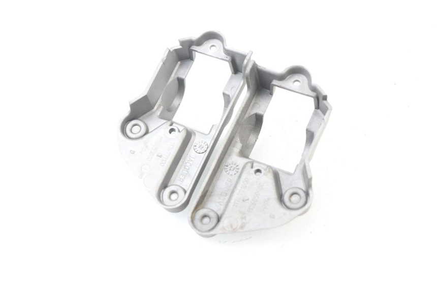 photo de ZIJFRAMEKAP PEUGEOT JET FORCE CARBU 50 (2003 - 2016) - Detail van het onderdeel
