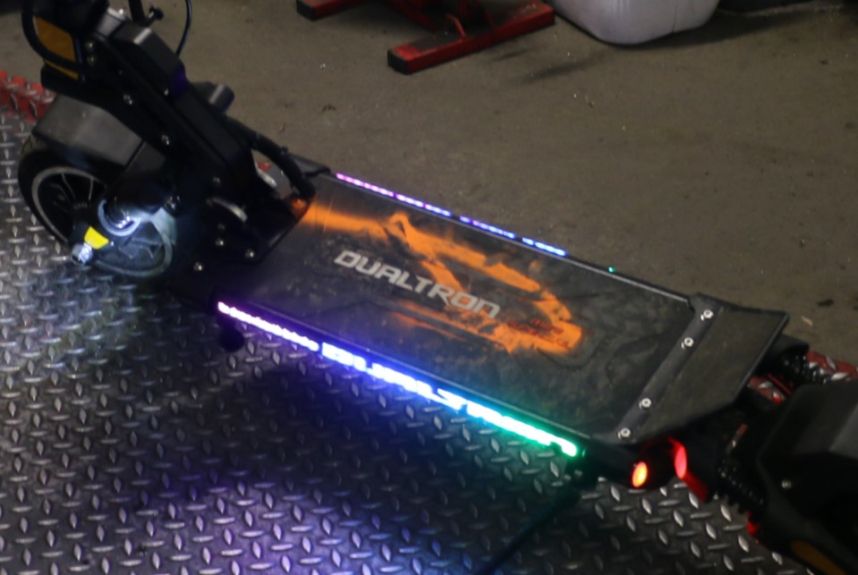 photo de Zijkap frame DUALTRON MINI SPECIAL 1 - Zoom op gebruiksstaat