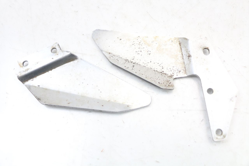 photo de ZIJFRAMEKAP SUZUKI GS F 500 (2004 - 2007) - Andere kijkhoek