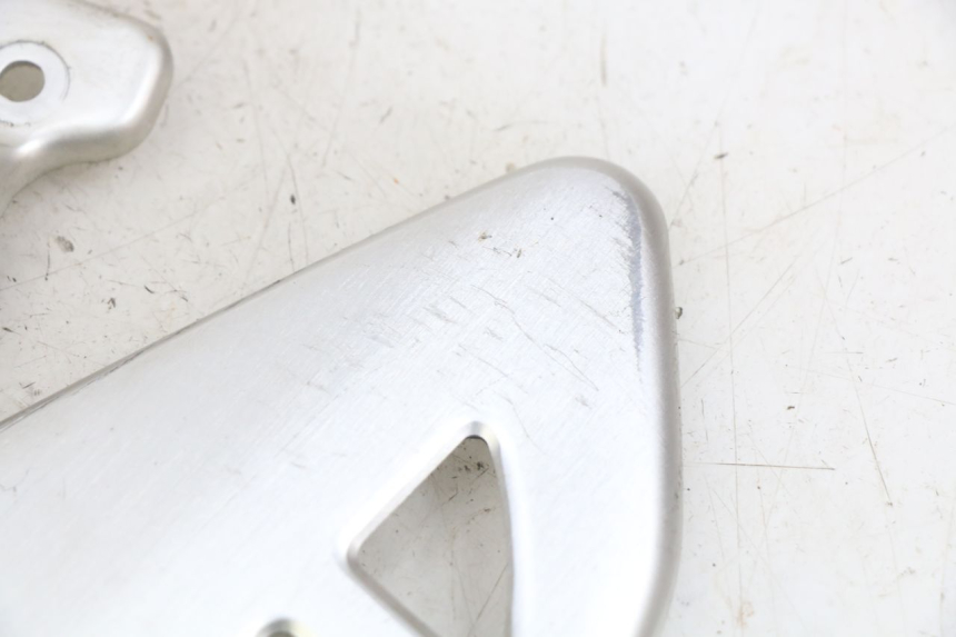 photo de ZIJFRAMEKAP SUZUKI SV N 650 (1999 - 2002) - Detail van het onderdeel