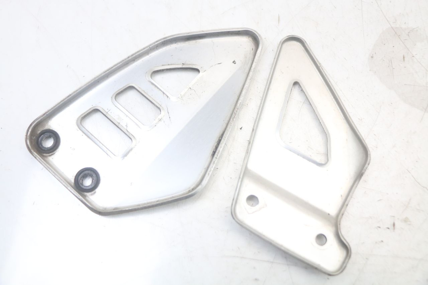 photo de ZIJFRAMEKAP SUZUKI SV N 650 (1999 - 2002) - Detail van het onderdeel