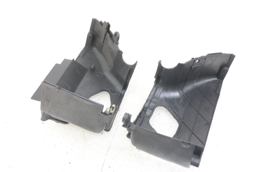 photo de CILINDERKAP PEUGEOT KISBEE 4T 50 (2010 - 2017) - Bevestigingspunten