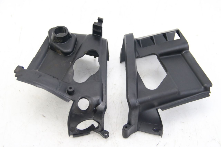 photo de CILINDERKAP APRILIA SCARABEO 4T 50 (2009 - 2017) - Bevestigingspunten